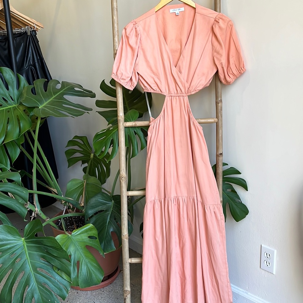 Cutout sleeve maxi dress
